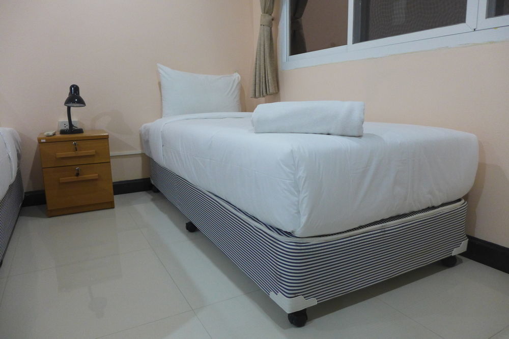 Bgw Phuket Hostel Patong Exterior foto